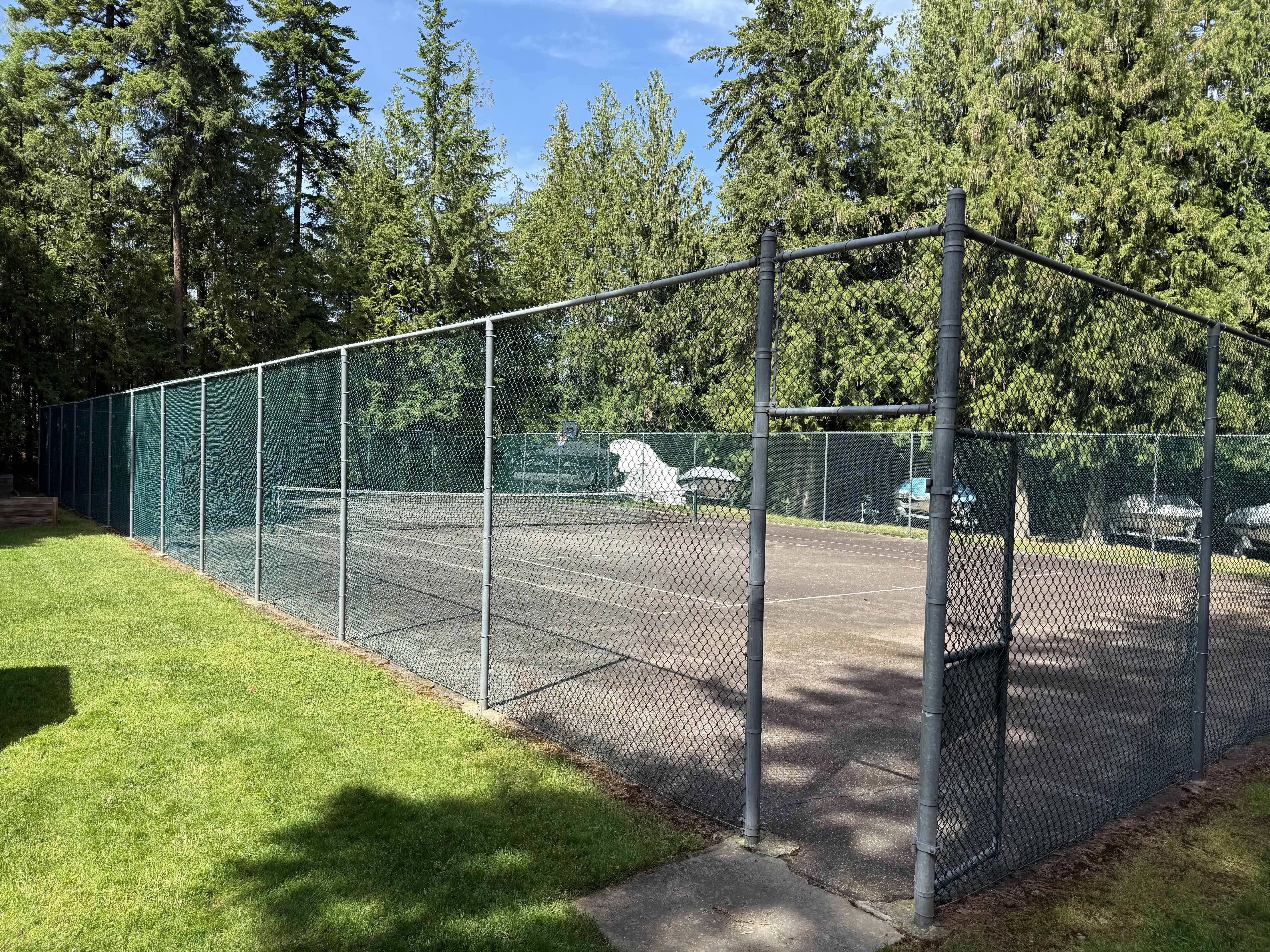 Tennis courts nearby